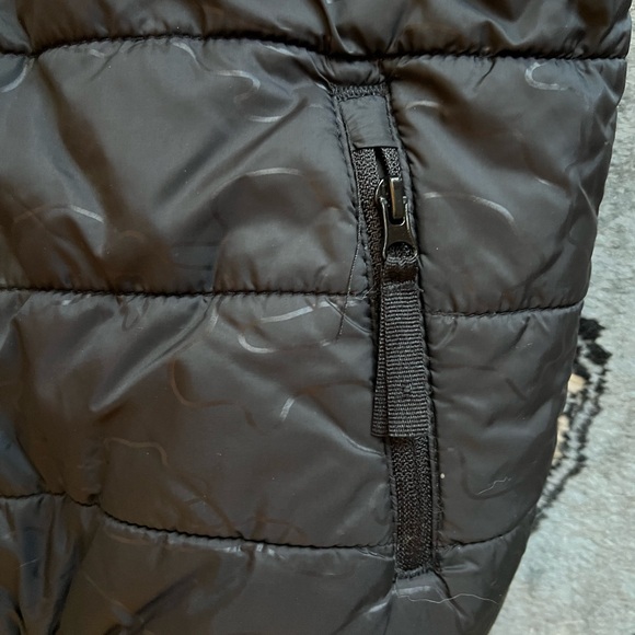 Boys Eddie Bauer Blk Reversible Zip Jacket with Hood Sz Sm 7-8 - Picture 3 of 5